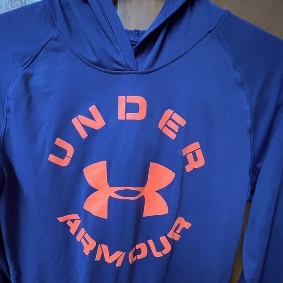 Under Armour Other - Youth under armour long sleeved shirt